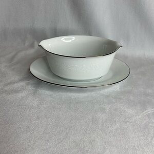 Noritake China Set REINA 6450Q Gravy Boat W/ Attached Base